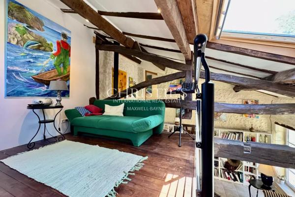 Élégante Maison Charentaise Rénovée avec Piscine, Calme Absolu en Sud Charente