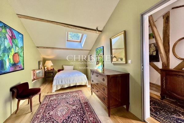 Élégante Maison Charentaise Rénovée avec Piscine, Calme Absolu en Sud Charente