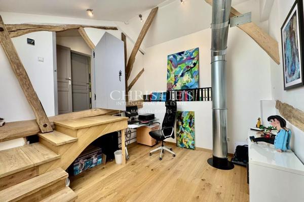 Élégante Maison Charentaise Rénovée avec Piscine, Calme Absolu en Sud Charente