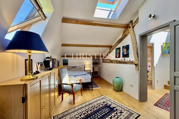 Élégante Maison Charentaise Rénovée avec Piscine, Calme Absolu en Sud Charente