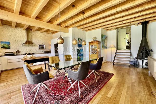 Élégante Maison Charentaise Rénovée avec Piscine, Calme Absolu en Sud Charente