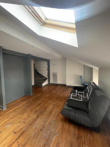 REF 8834- 46 RUE SAINT JACQUES - F2 MEUBLE