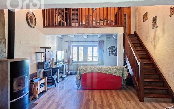 Maison à vendre    6 pièces • 201 m2 Saint-Germain-sur-Rhône
