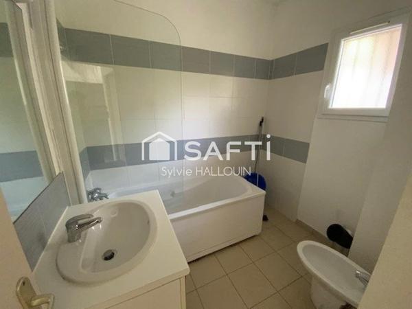 Appartement T3 bord de mer 44m² terrasse vue Mer