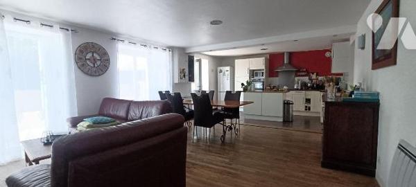 GUICHEN -  Venez découvrir cette maison en pierres située dans un hameau entre Guichen et Pont ...