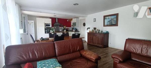 GUICHEN -  Venez découvrir cette maison en pierres située dans un hameau entre Guichen et Pont ...