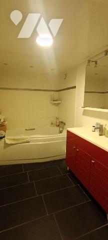 GUICHEN -  Venez découvrir cette maison en pierres située dans un hameau entre Guichen et Pont ...