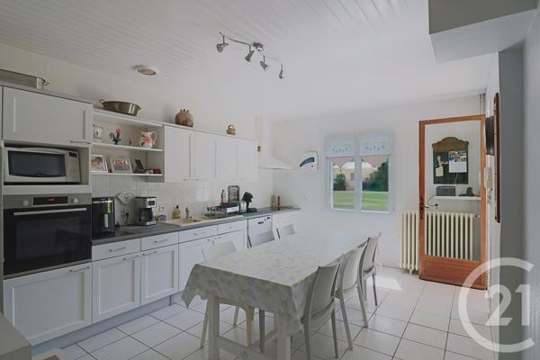 Maison à vendre  6 pièces - 160 m 2   MONTPON MENESTEROL  - 24