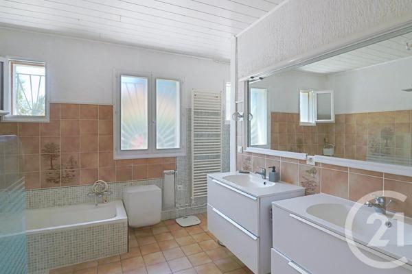 Maison à vendre  6 pièces - 160 m 2   MONTPON MENESTEROL  - 24