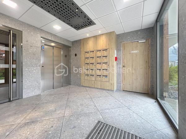 Local d'activités de 61 m²