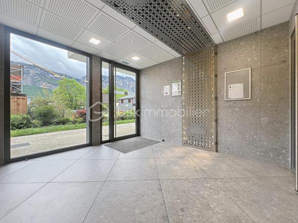 Local d'activités de 61 m²