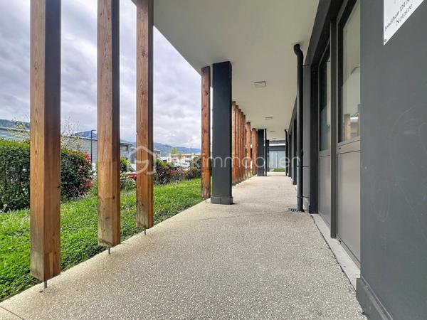 Local d'activités de 61 m²