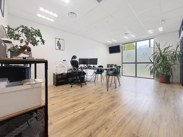 Local d'activités de 61 m²