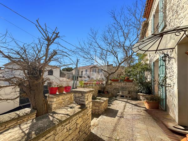 LES PENNES MIRABEAU - Maison de ville 4 pièces de  136m2 avec terrasse et garage