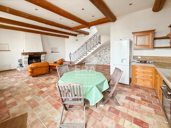 LES PENNES MIRABEAU - Maison de ville 4 pièces de  136m2 avec terrasse et garage