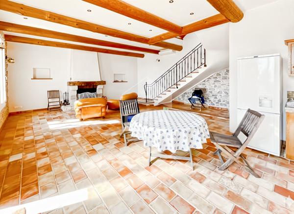 LES PENNES MIRABEAU - Maison de ville 4 pièces de  136m2 avec terrasse et garage