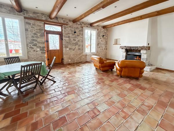 LES PENNES MIRABEAU - Maison de ville 4 pièces de  136m2 avec terrasse et garage