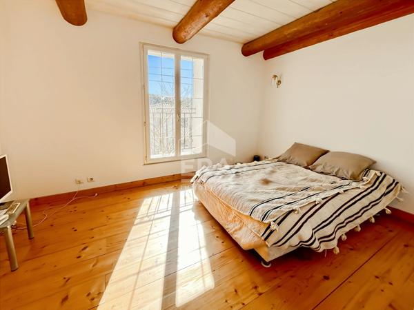 LES PENNES MIRABEAU - Maison de ville 4 pièces de  136m2 avec terrasse et garage