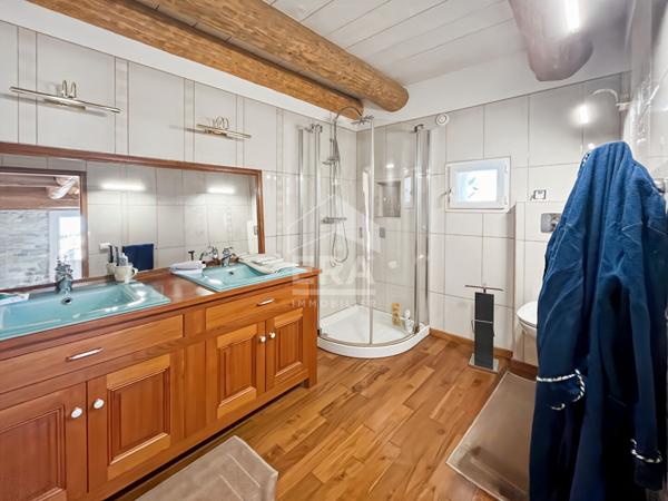 LES PENNES MIRABEAU - Maison de ville 4 pièces de  136m2 avec terrasse et garage