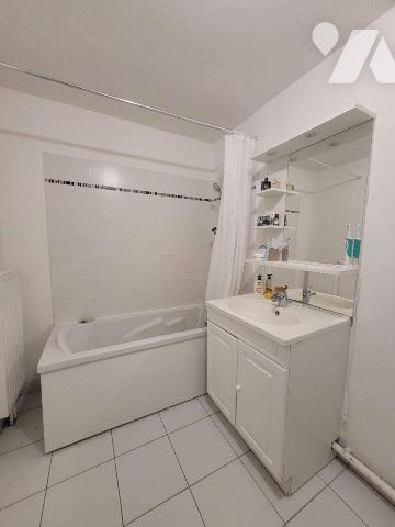 A vendre sur VILLENEUVE D'ASCQ (59) !

Appartement de type T2, d'une superficie habitable d'e...