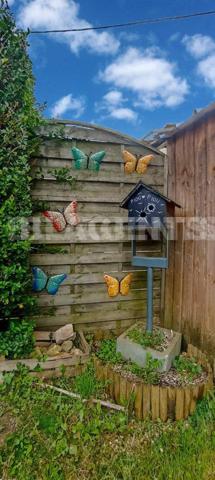 Maison 2 chambres en centre ville de Mézidon-canon avec petit jardin.