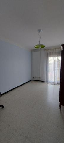 30.GARD.NIMES. Appartement traversant de106 m² avec terrasse dans résidence sécurisée, quartier Saint Césaire