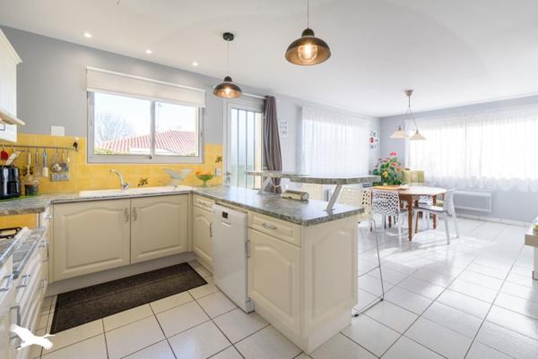 Maison à vendre |  Saint-Pierre-du-Mont |  4 pièces | 140 m²
