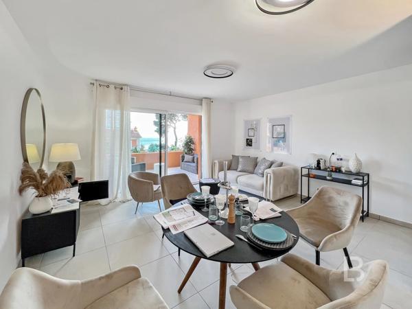 Eze Bord de mer, 2 pièces Avant Dernier Etage Vue Mer avec Terrasse