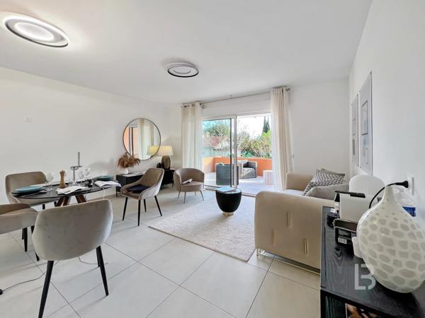 Eze Bord de mer, 2 pièces Avant Dernier Etage Vue Mer avec Terrasse