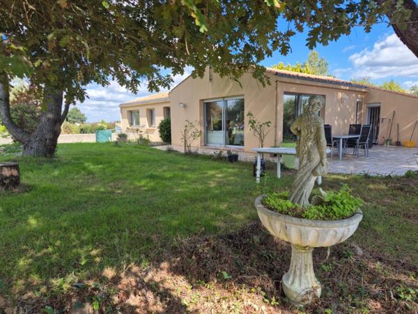 CHATEAU- GUIBERT AU CALME ABSOLUE CHARMANTE MAISON AVEC PISCINE ET SOUS SOL COMPLET SUR 3800M² CLOS