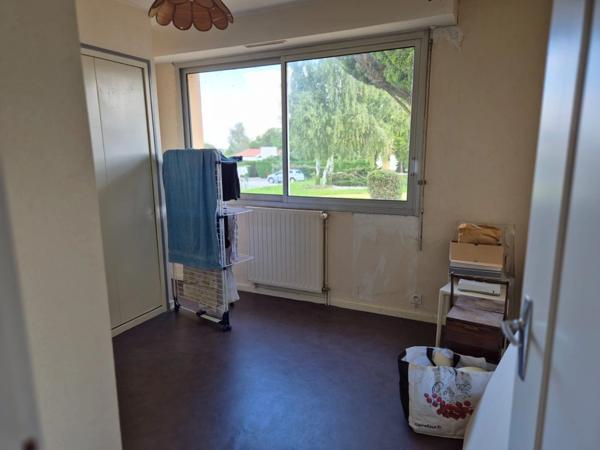 CHATEAU- GUIBERT AU CALME ABSOLUE CHARMANTE MAISON AVEC PISCINE ET SOUS SOL COMPLET SUR 3800M² CLOS