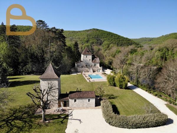 Puy-l'Évêque (46700) Manoir d'une beauté exceptionnelle au bord du Lot