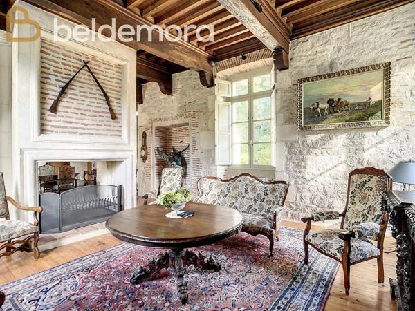 Puy-l'Évêque (46700) Manoir d'une beauté exceptionnelle au bord du Lot