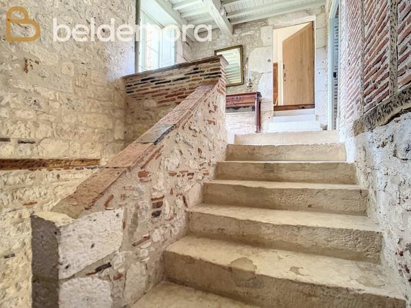 Puy-l'Évêque (46700) Manoir d'une beauté exceptionnelle au bord du Lot