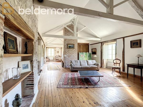 Puy-l'Évêque (46700) Manoir d'une beauté exceptionnelle au bord du Lot