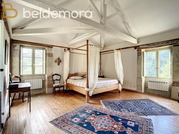 Puy-l'Évêque (46700) Manoir d'une beauté exceptionnelle au bord du Lot