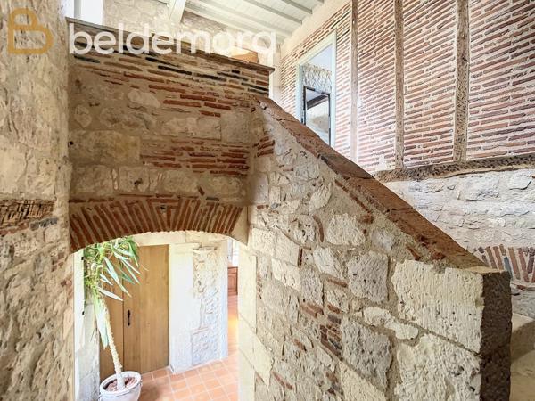 Puy-l'Évêque (46700) Manoir d'une beauté exceptionnelle au bord du Lot