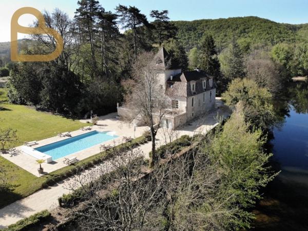 Puy-l'Évêque (46700) Manoir d'une beauté exceptionnelle au bord du Lot