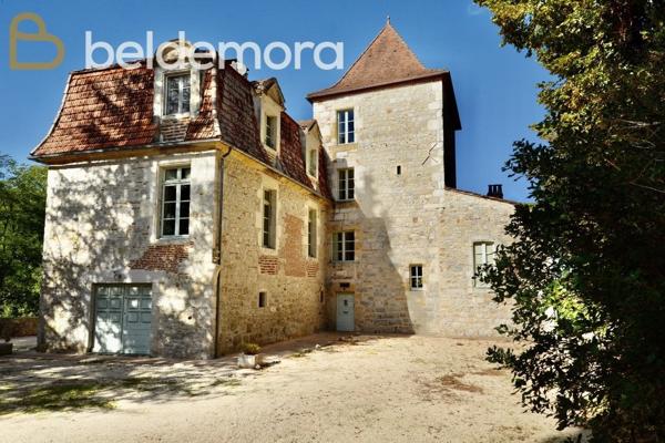 Puy-l'Évêque (46700) Manoir d'une beauté exceptionnelle au bord du Lot