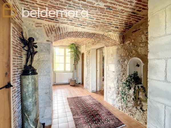 Puy-l'Évêque (46700) Manoir d'une beauté exceptionnelle au bord du Lot