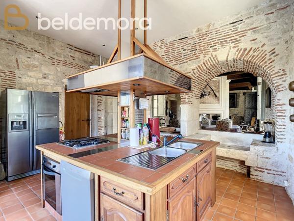 Puy-l'Évêque (46700) Manoir d'une beauté exceptionnelle au bord du Lot