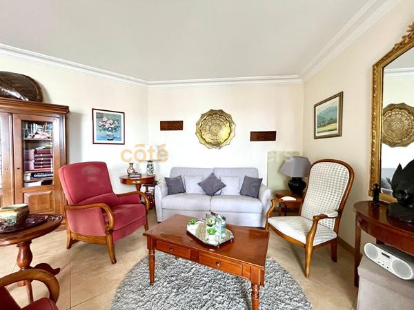 Vente
                Appartement89 m² - 3 Pièces -
                    royan (17200)