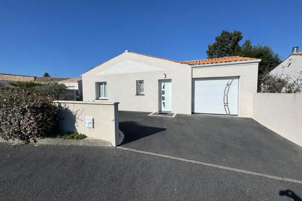 Vente
                Appartement89 m² - 3 Pièces -
                    royan (17200)