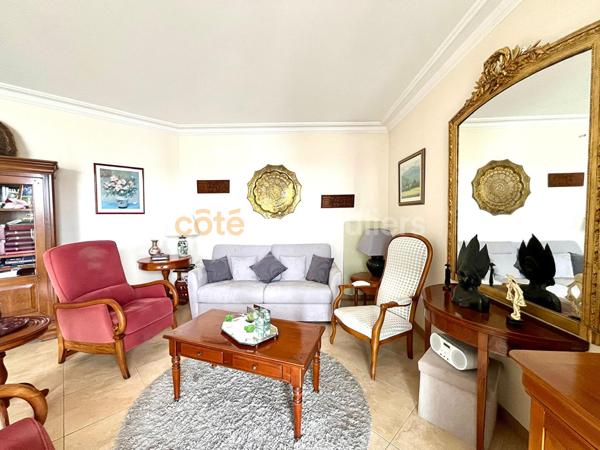 Vente
                Appartement89 m² - 3 Pièces -
                    royan (17200)