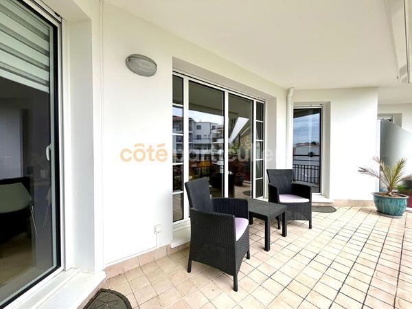 Vente
                Appartement89 m² - 3 Pièces -
                    royan (17200)