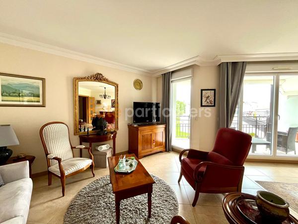 Vente
                Appartement89 m² - 3 Pièces -
                    royan (17200)