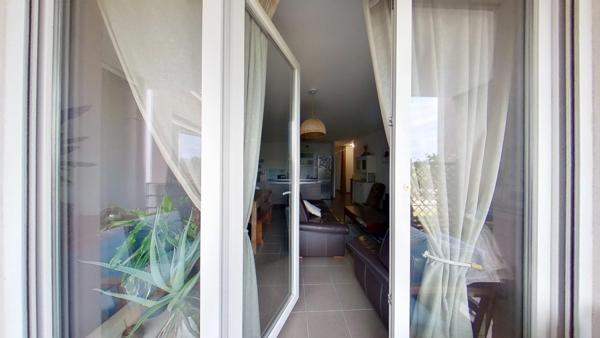 Appartement
         3 pièces
        - 73 m² Exclusivité 345 000 € *