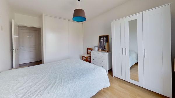 Appartement
         3 pièces
        - 73 m² Exclusivité 345 000 € *