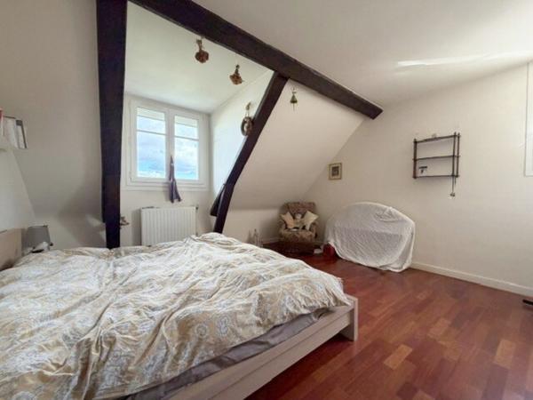 Maison 9 pièce(s) 7 chambre(s) 235 m²