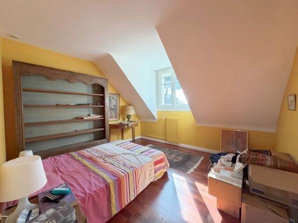Maison 9 pièce(s) 7 chambre(s) 235 m²